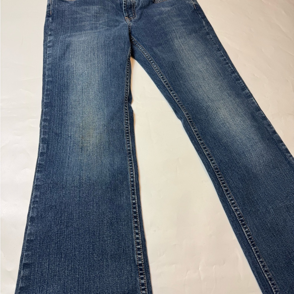 Express Jeans Low Rise Flare Chelsea Wash Denim Size 4 - Picture 2 of 7